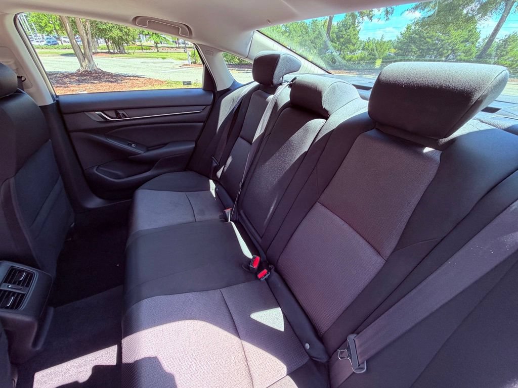 Used 2018 Honda Accord EX image 11