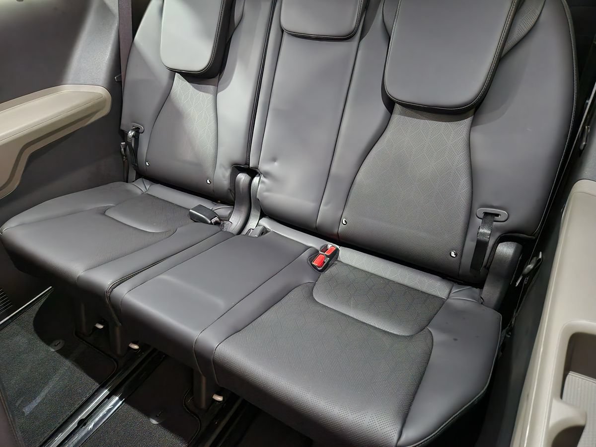 Used 2025 Kia Carnival SX FWD image 52