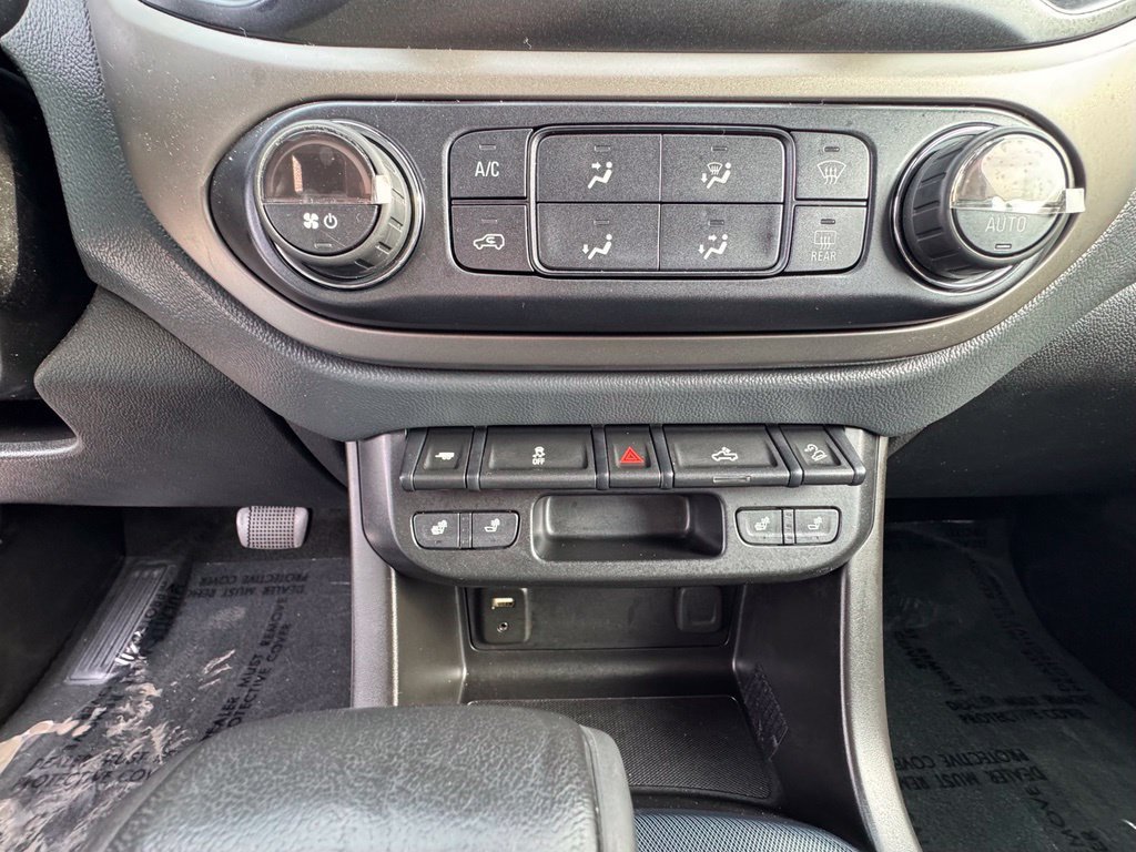 Used 2018 Chevrolet Colorado Z71 AWD/4WD image 28
