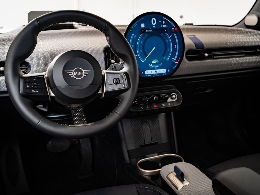 Certified 2025 MINI Cooper S image 4