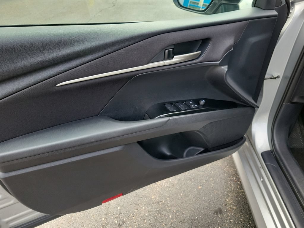 Used 2025 Toyota Camry LE FWD image 25