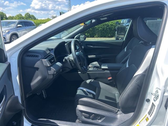 Used 2025 Toyota Camry SE w/ Convenience Package FWD image 15