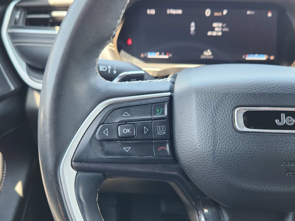 Used 2023 Jeep Grand Cherokee L Laredo AWD/4WD image 27