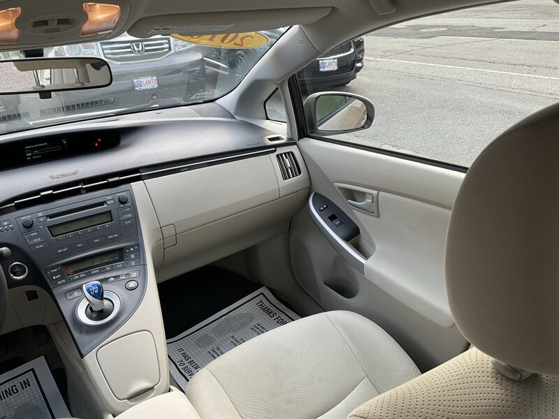 Used 2010 Toyota Prius Two FWD image 17
