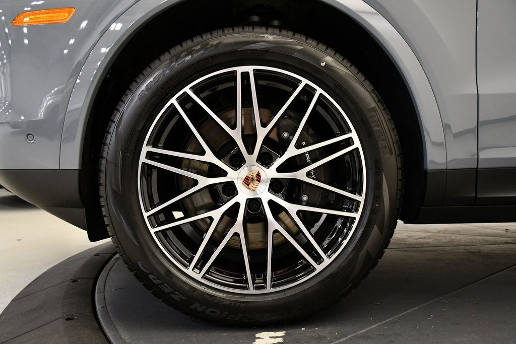 Certified 2025 Porsche Cayenne image 14