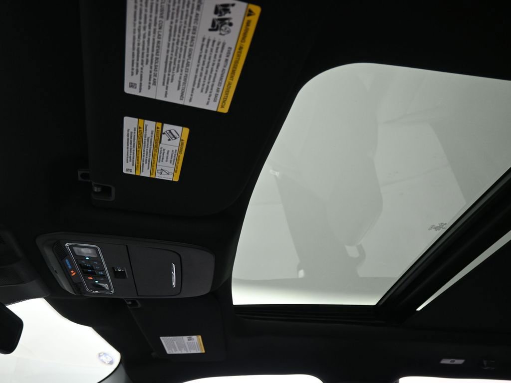 New 2025 Ford F150 Lightning Lariat image 18