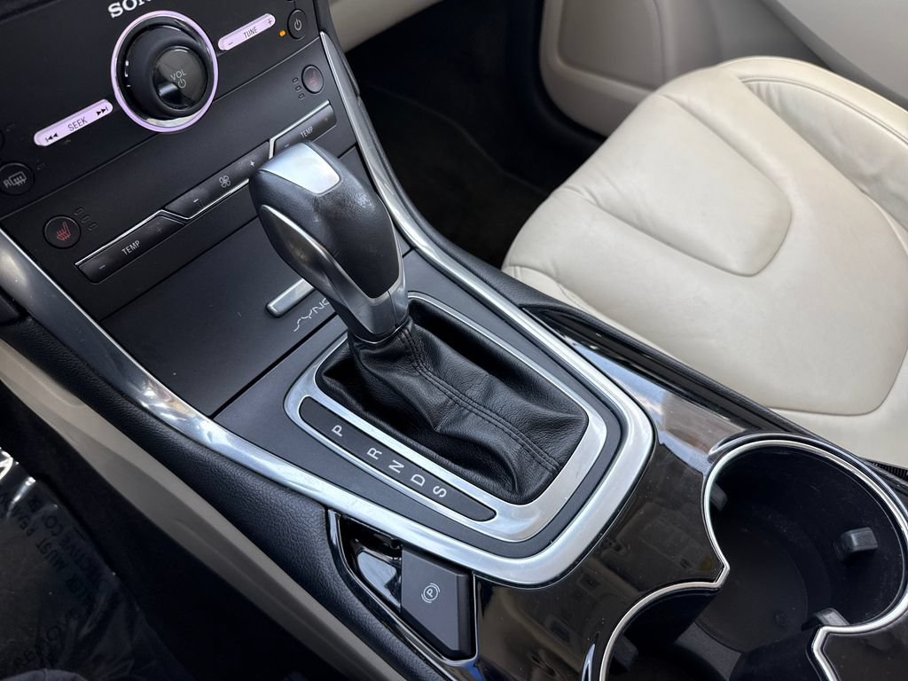 Used 2016 Ford Edge Titanium w/ Technology Package FWD image 23