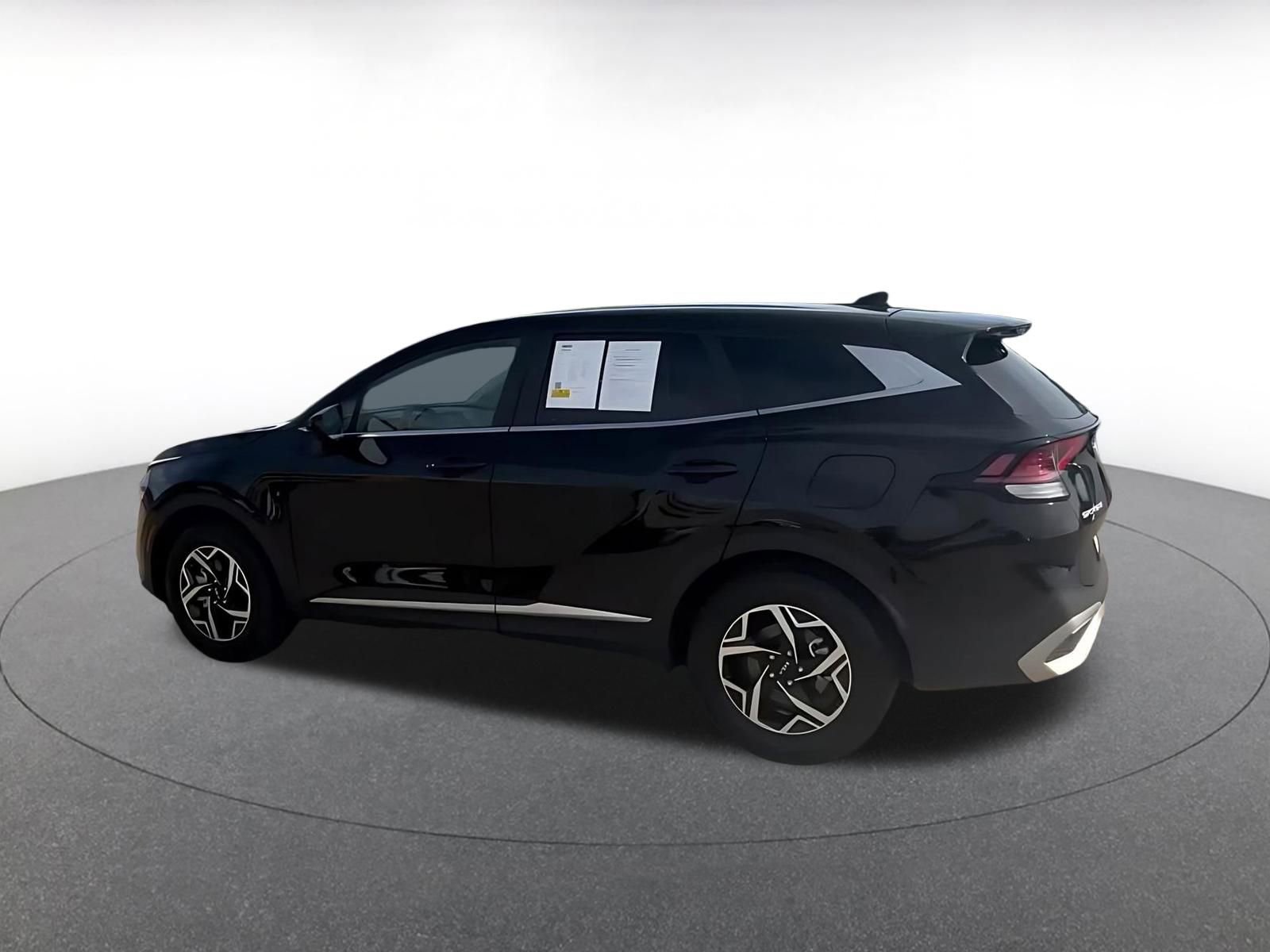 Used 2025 Kia Sportage LX image 10