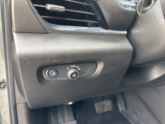 Used 2023 Chevrolet Traverse LT image 14