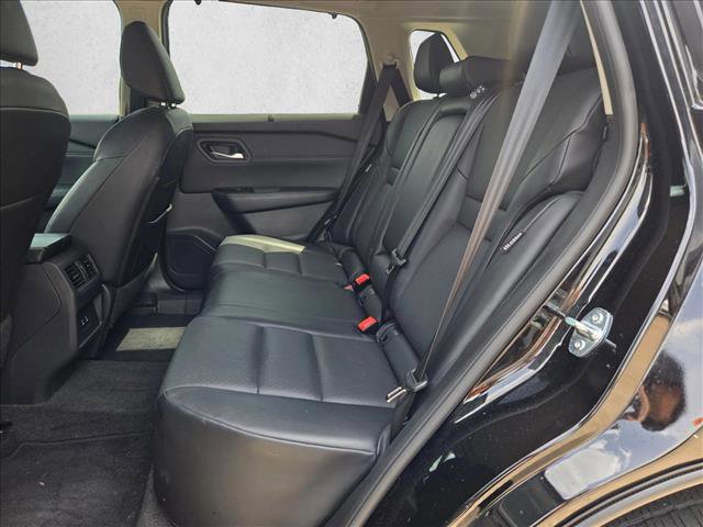 Used 2024 Nissan Rogue SV w/ SV Premium Package FWD image 19