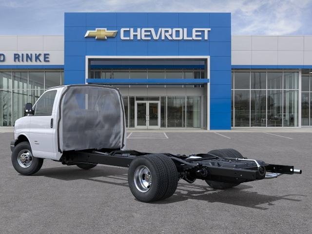 New 2026 Chevrolet Express 4500 w/ Power Convenience Package RWD image 3