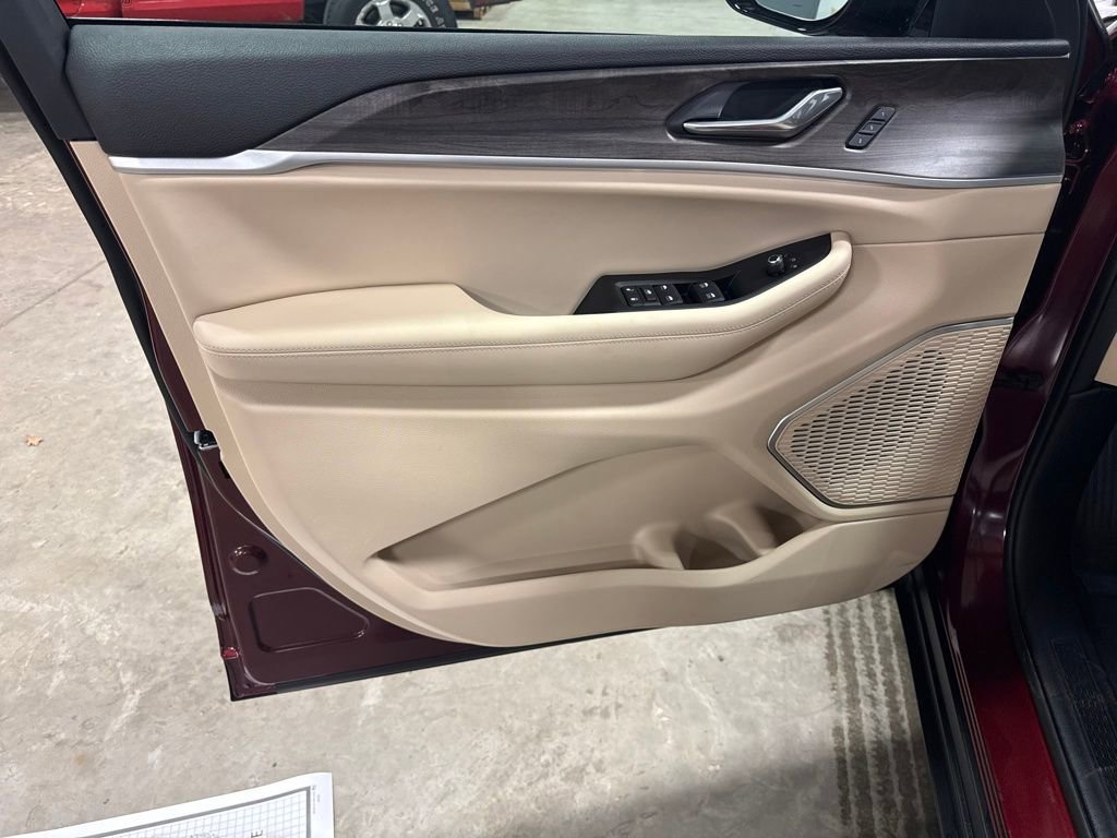 New 2026 Jeep Grand Cherokee Limited image 10