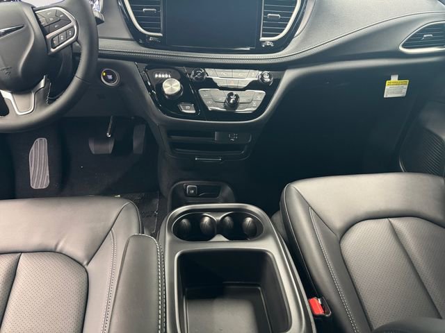 New 2026 Chrysler Pacifica Select image 13