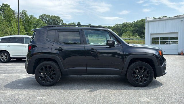 Used 2016 Jeep Renegade Latitude AWD/4WD image 5