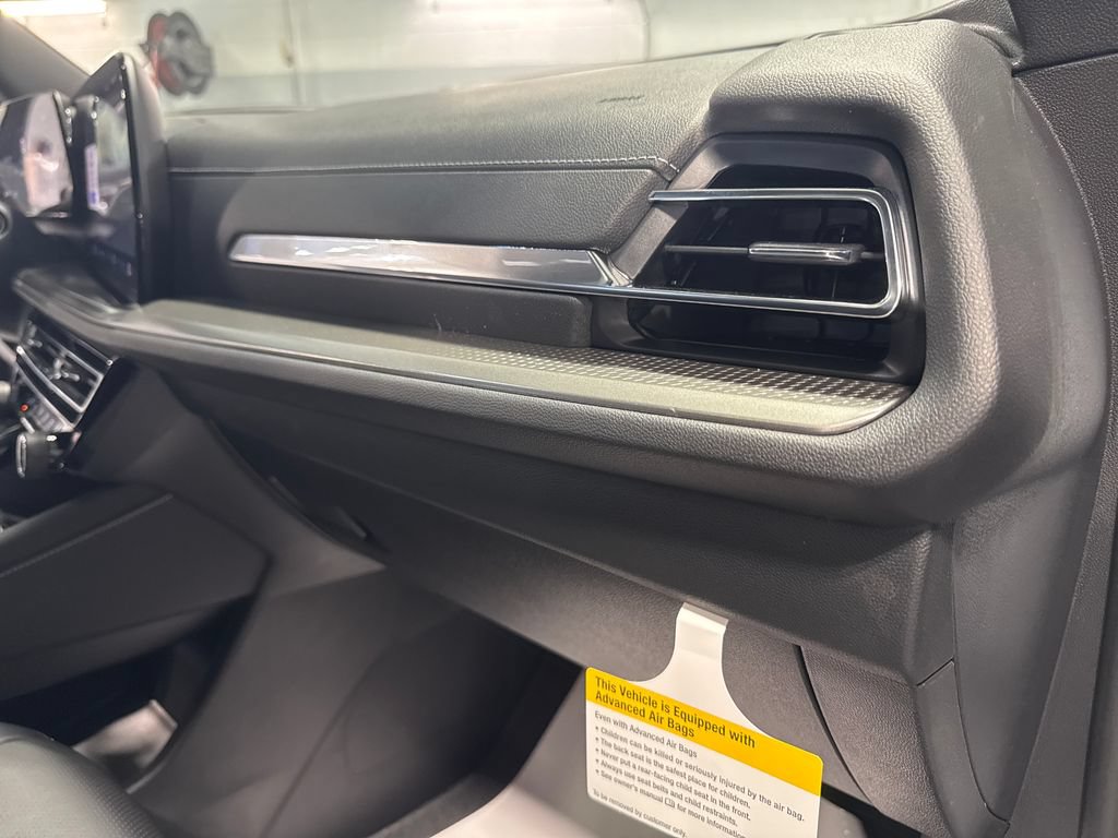 New 2027 Chevrolet Traverse LT w/ Sun and Wheel Package AWD/4WD image 35