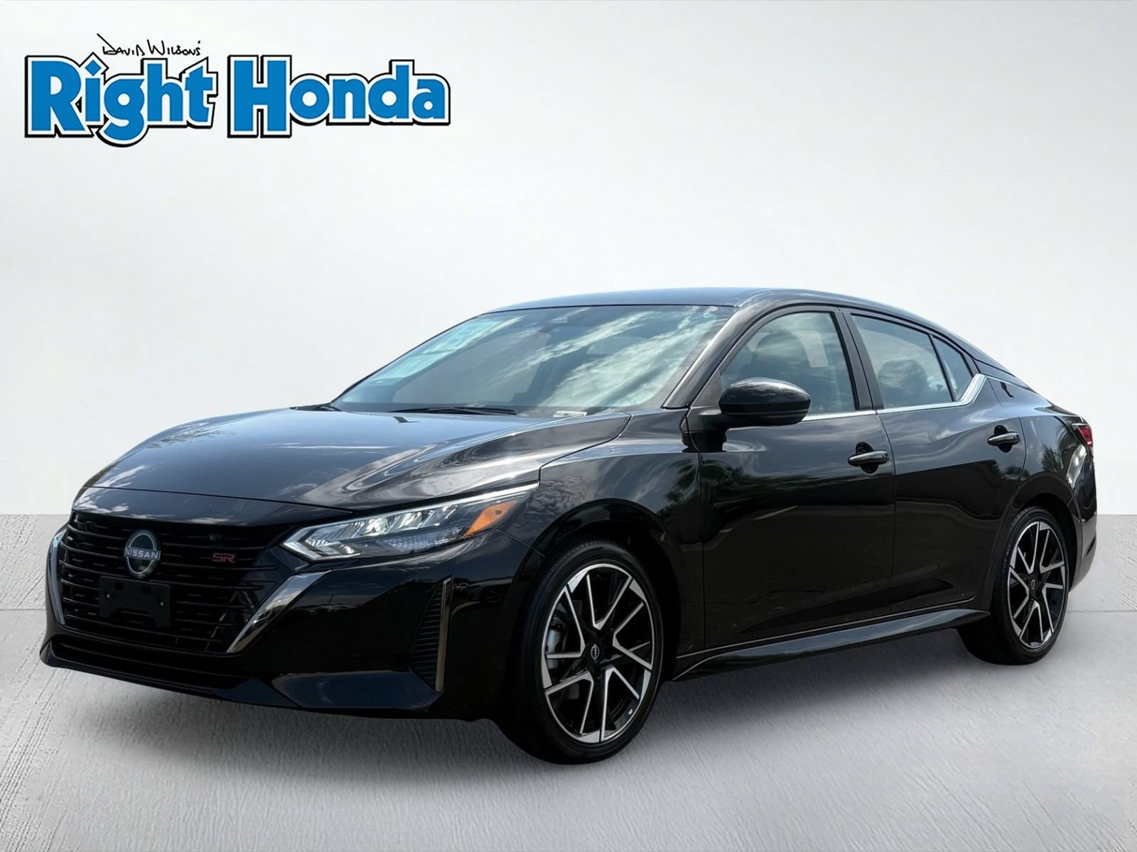 Used 2025 Nissan Sentra SR FWD image 2