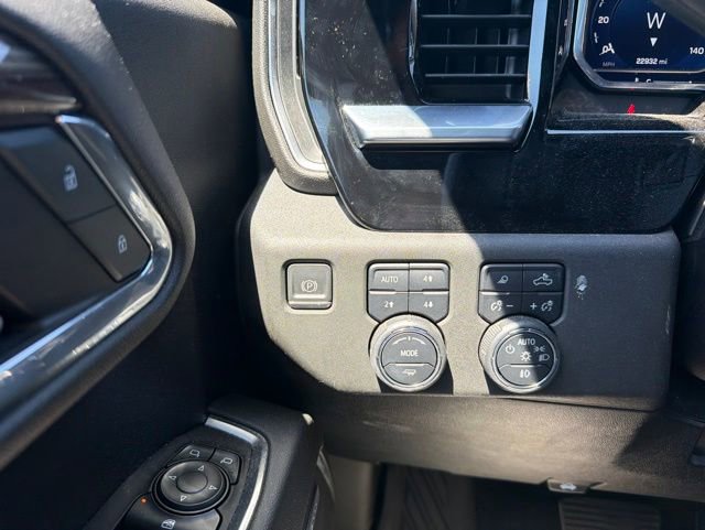 Used 2022 Chevrolet Silverado 1500 RST AWD/4WD image 10