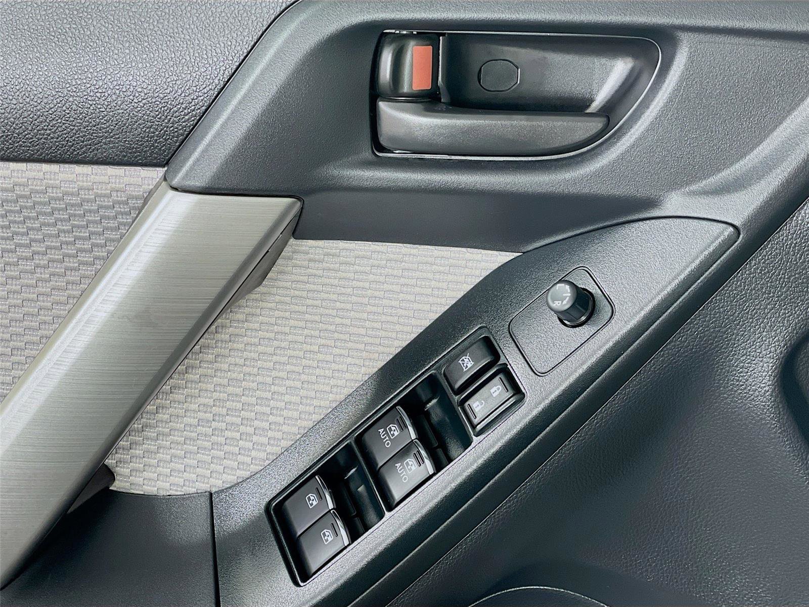 Used 2017 Subaru Forester 2.5i Premium w/ All-Weather Package image 21