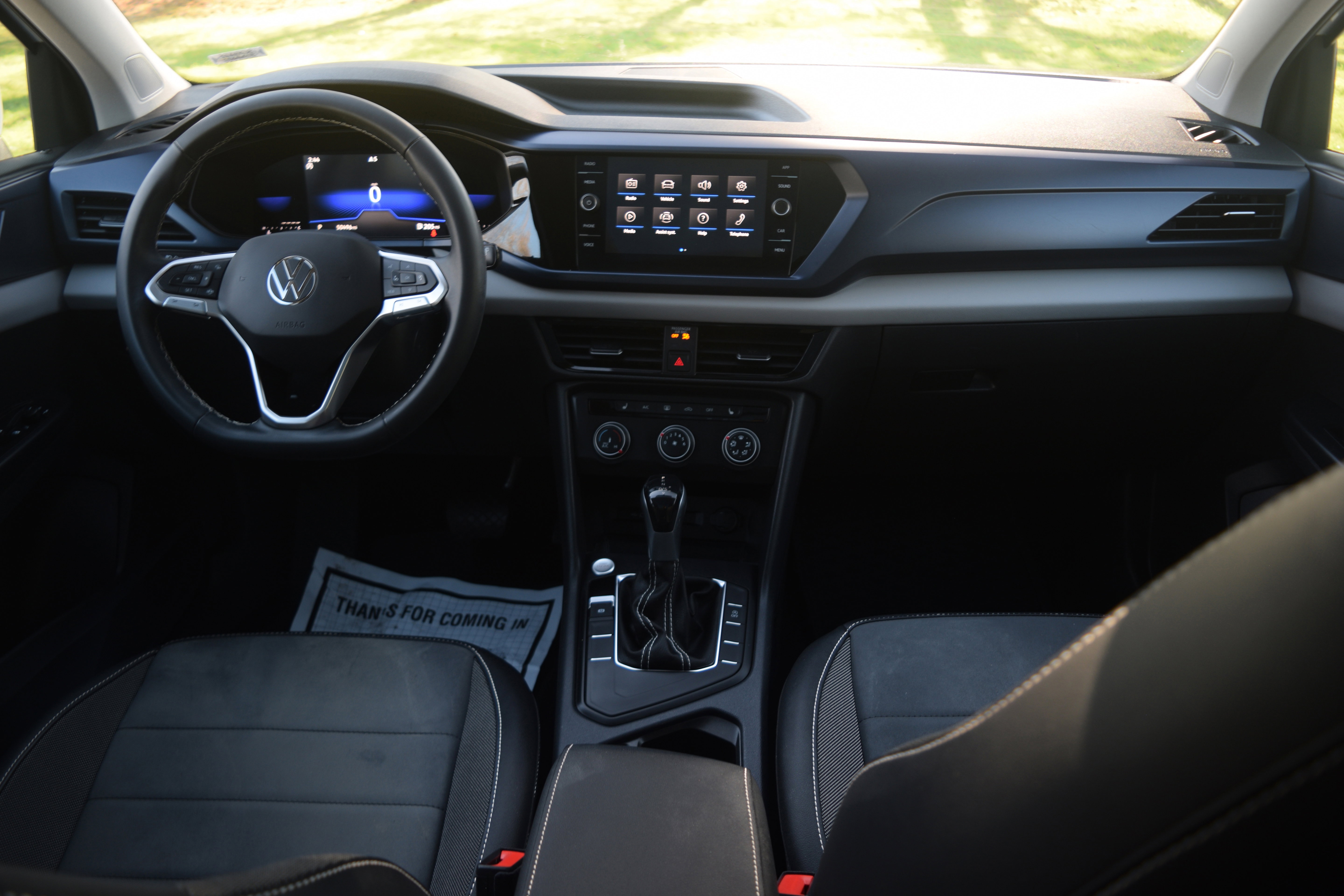 Used 2022 Volkswagen Taos SE w/ Panoramic Sunroof Package image 8