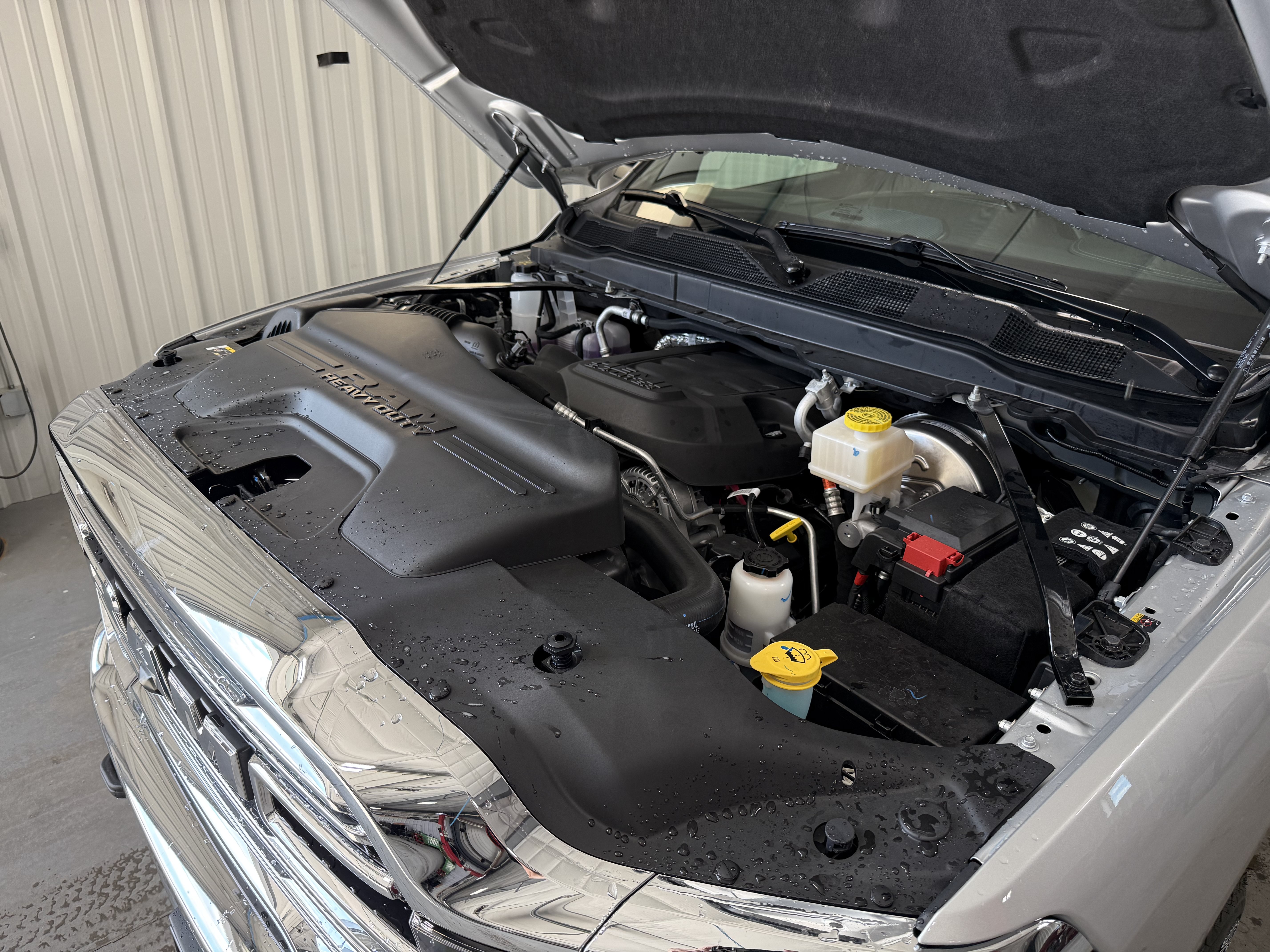 New 2026 RAM 2500 Laramie AWD/4WD image 14