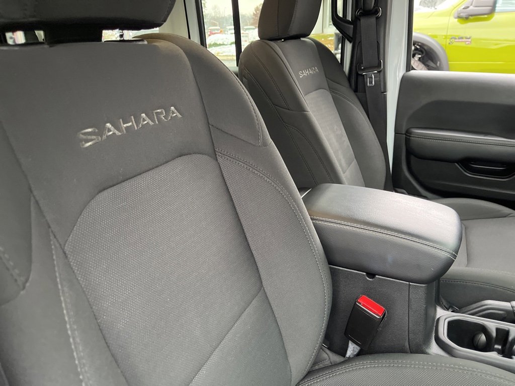 Used 2021 Jeep Wrangler Unlimited Sahara w/ Dual Top Group image 41