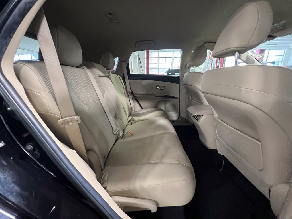 Used 2010 Toyota Venza AWD image 17