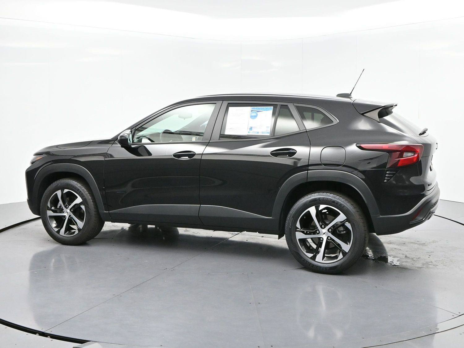 Used 2024 Chevrolet Trax RS w/ Driver Confidence Package FWD image 5