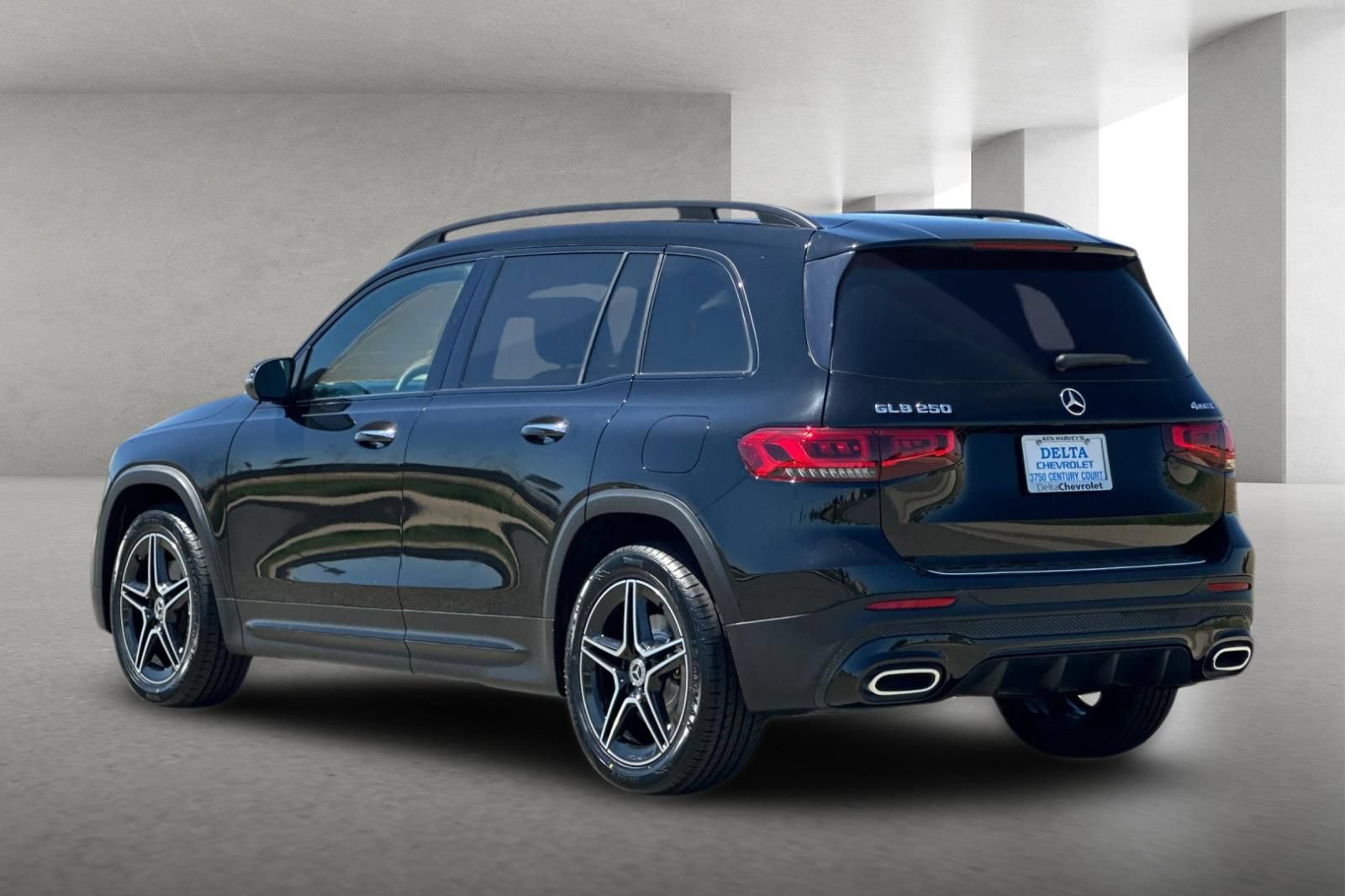 Used 2022 Mercedes-Benz GLB 250 4MATIC image 6