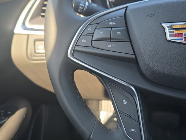 Certified 2024 Cadillac XT5 Luxury w/ LPO, Floor Liner Package AWD/4WD image 17