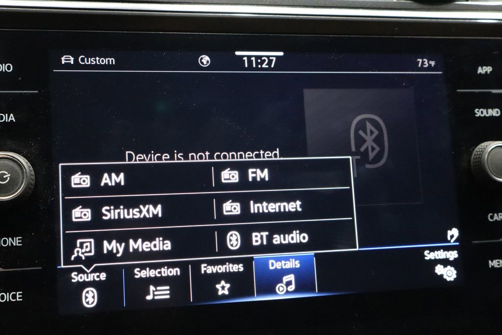 Used 2022 Volkswagen Tiguan SE image 35