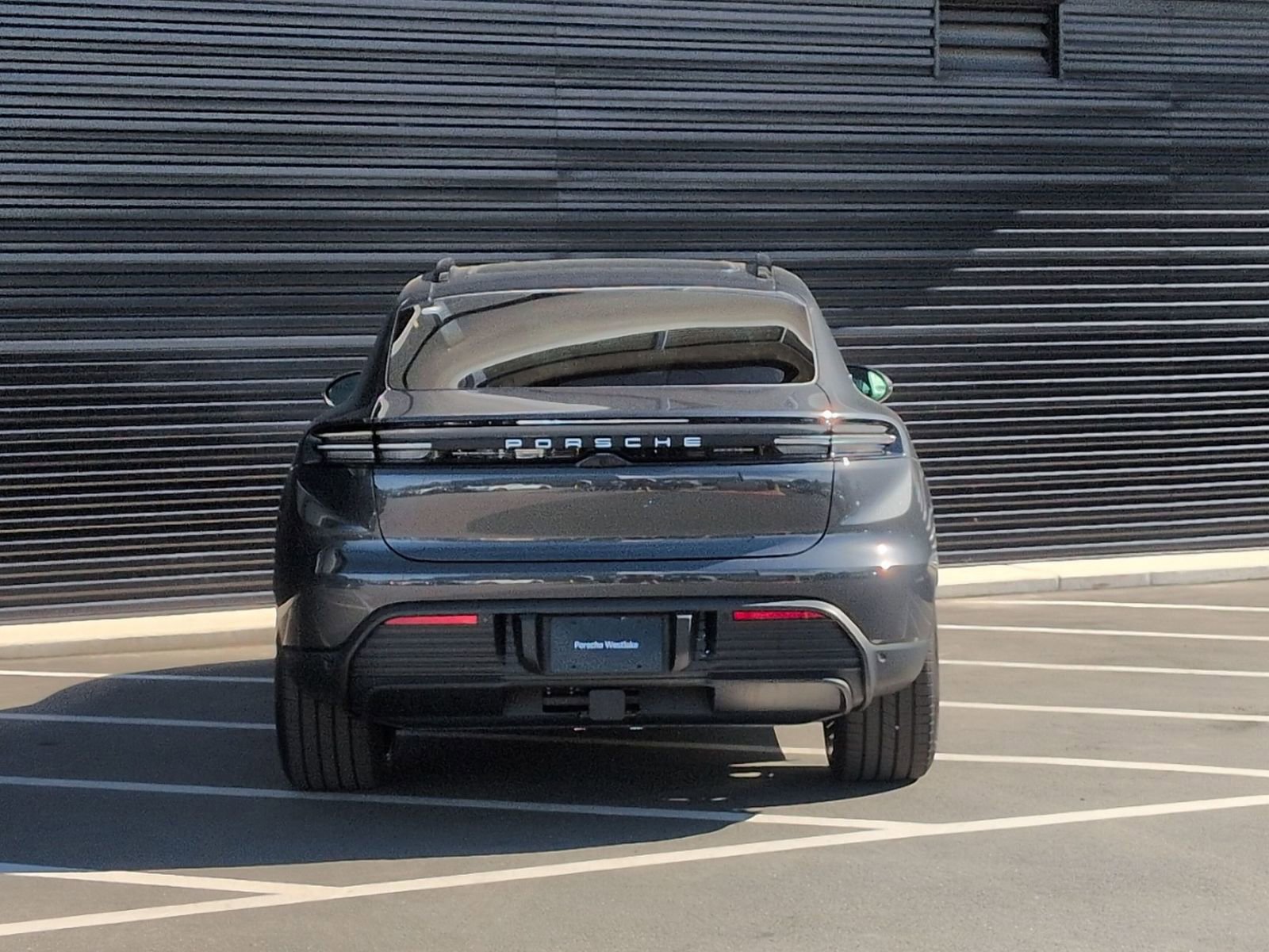 Used 2026 Porsche Macan Electric image 8