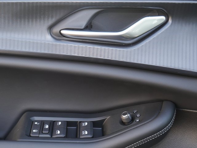 New 2025 Jeep Grand Cherokee L Altitude image 15