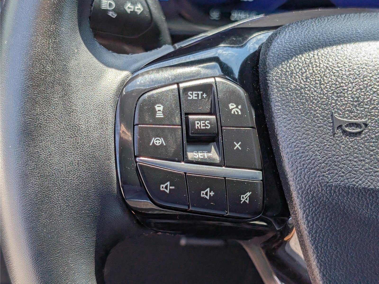 Used 2022 Ford Escape SEL w/ Technology Package AWD/4WD image 21
