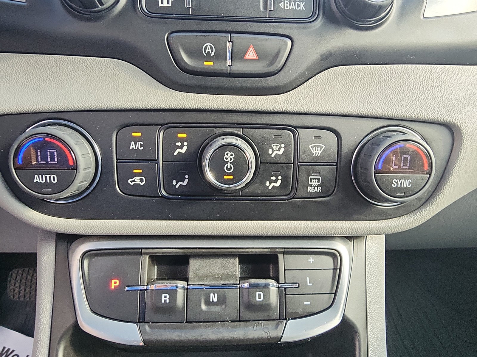 Used 2022 GMC Terrain SLT AWD/4WD image 16