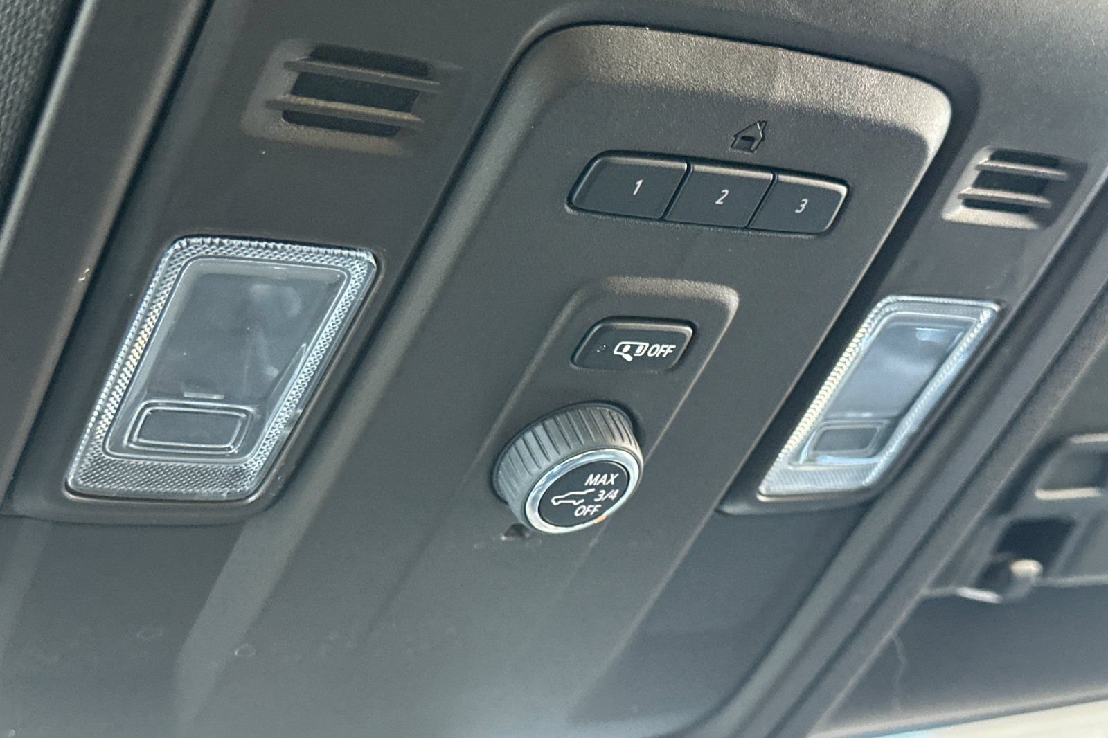 Used 2024 Chevrolet Tahoe LT RWD image 23