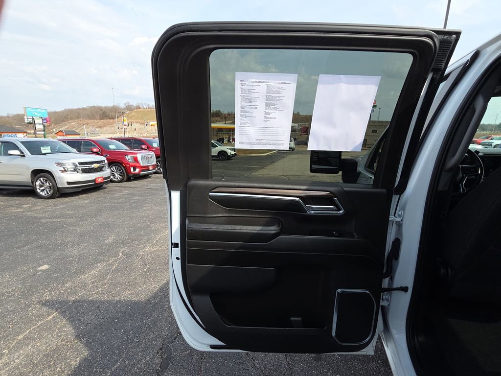 Used 2024 Chevrolet Silverado 3500 LT image 27