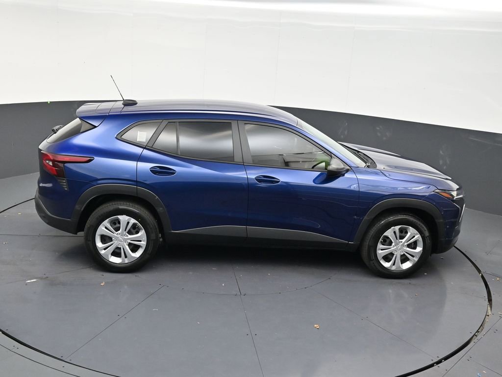 Used 2024 Chevrolet Trax LS FWD image 18
