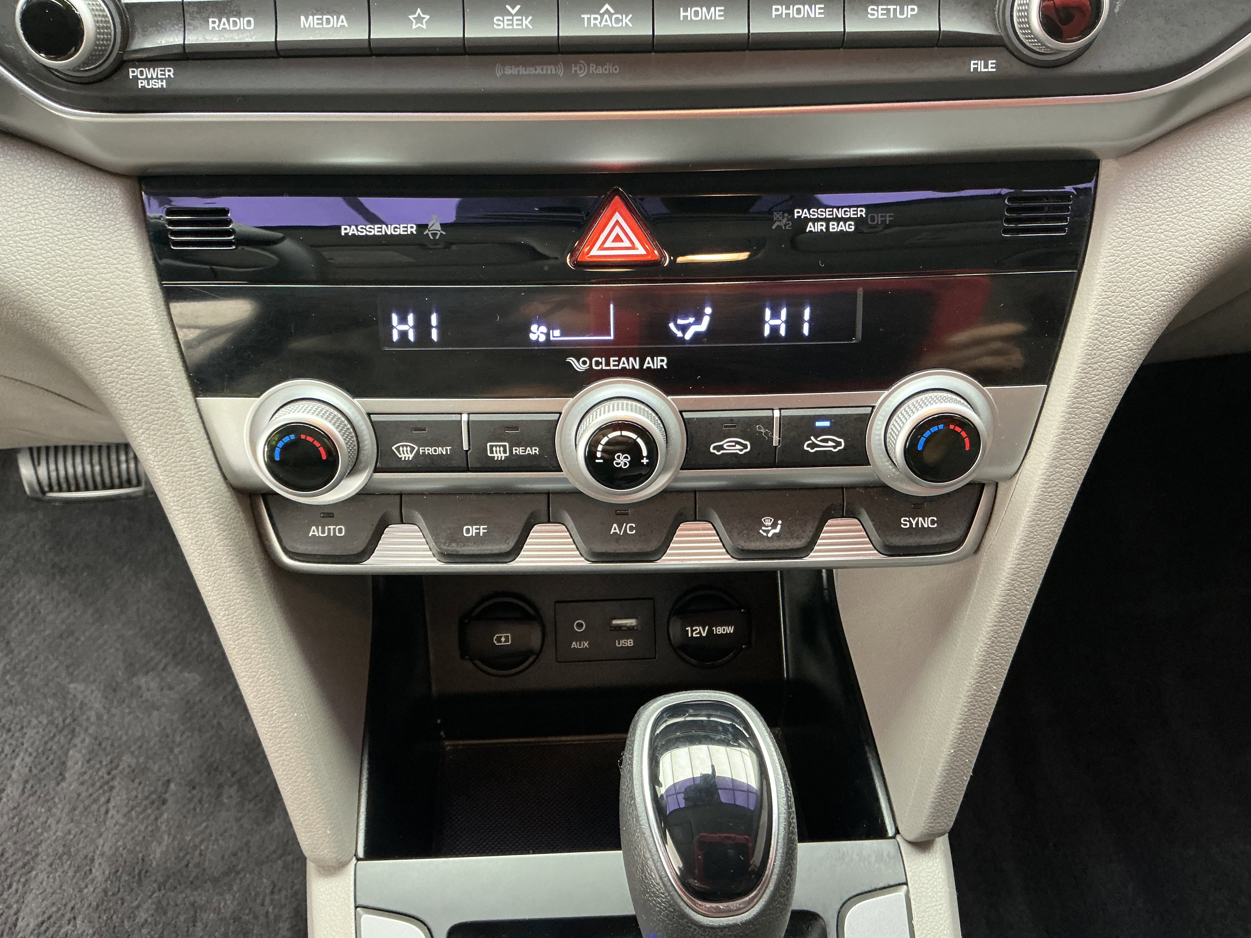 Used 2020 Hyundai Elantra SEL w/ Convenience Package (C2) image 12