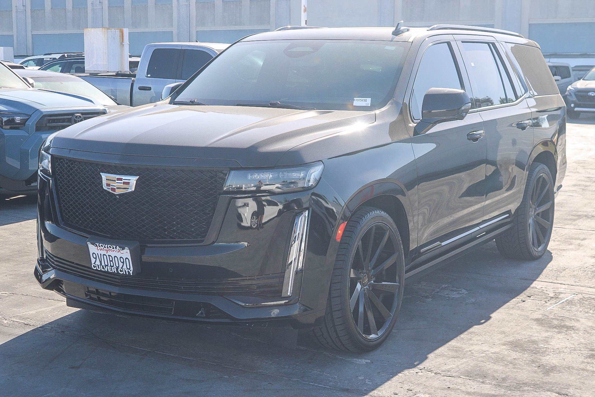 Used 2021 Cadillac Escalade Sport w/ Driver Assist Tech Package AWD/4WD image 3