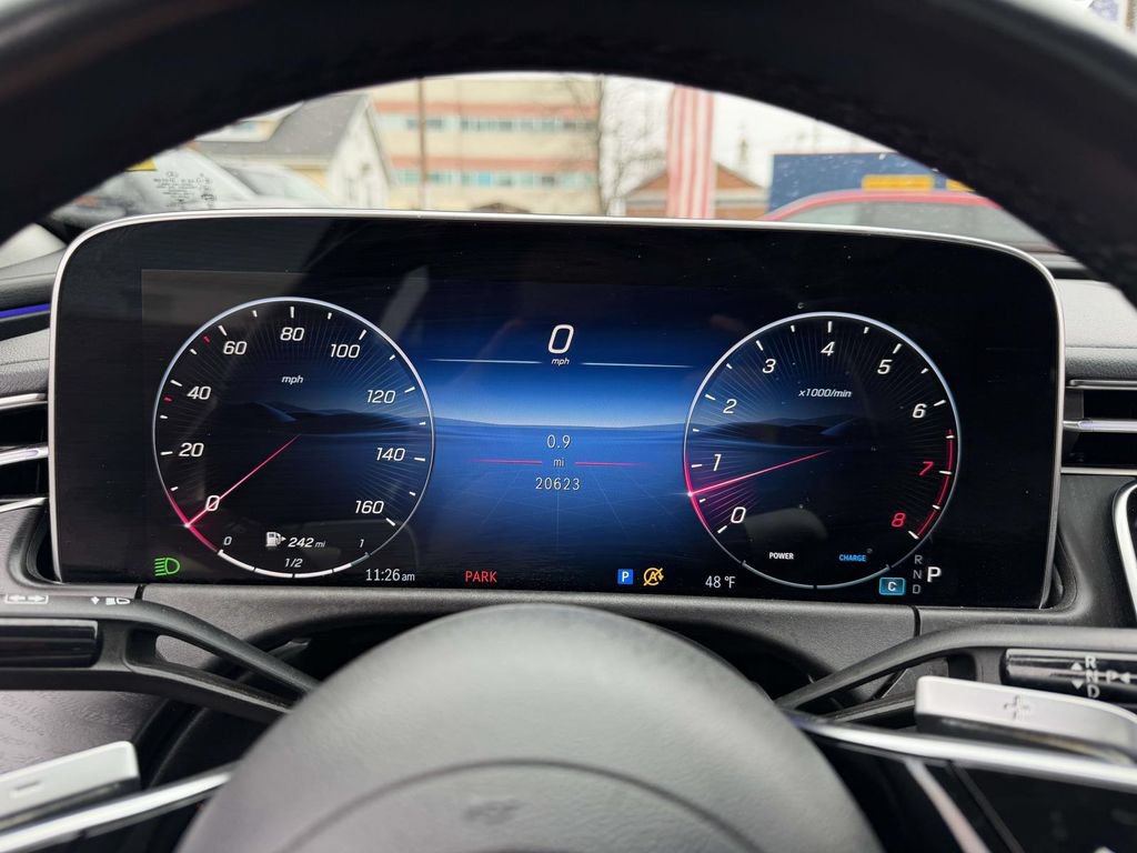 Used 2025 Mercedes-Benz E 350 4MATIC Sedan image 31