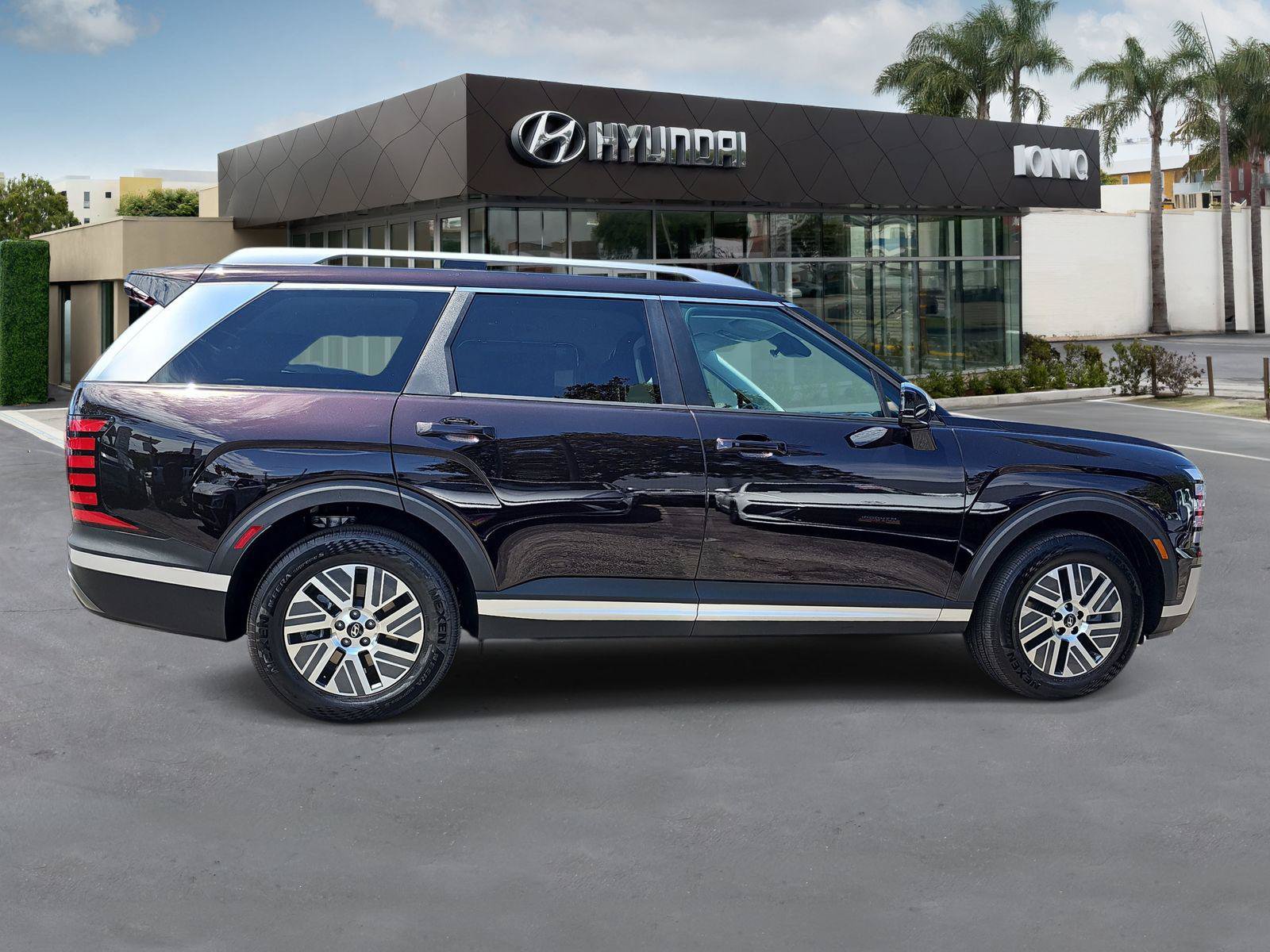 New 2026 Hyundai Palisade FWD Hybrid image 2