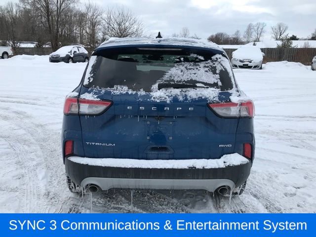 Used 2022 Ford Escape Titanium image 4