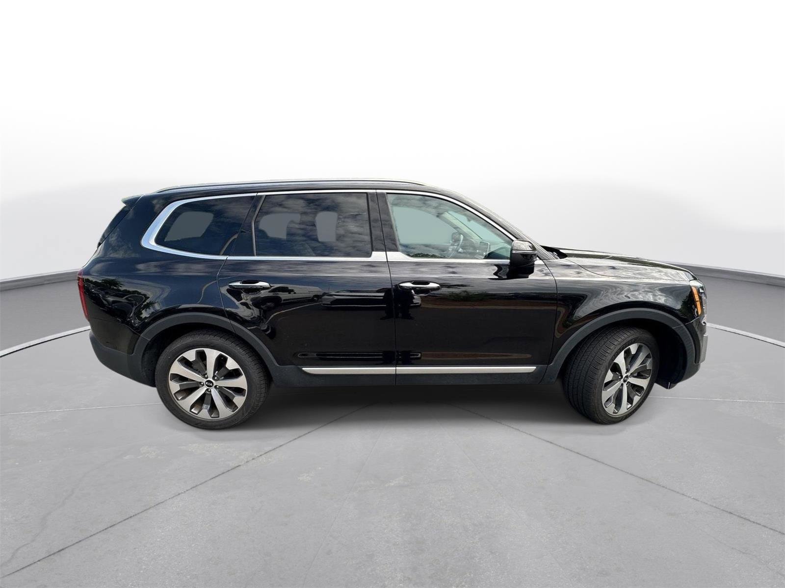 Used 2021 Kia Telluride S FWD image 5