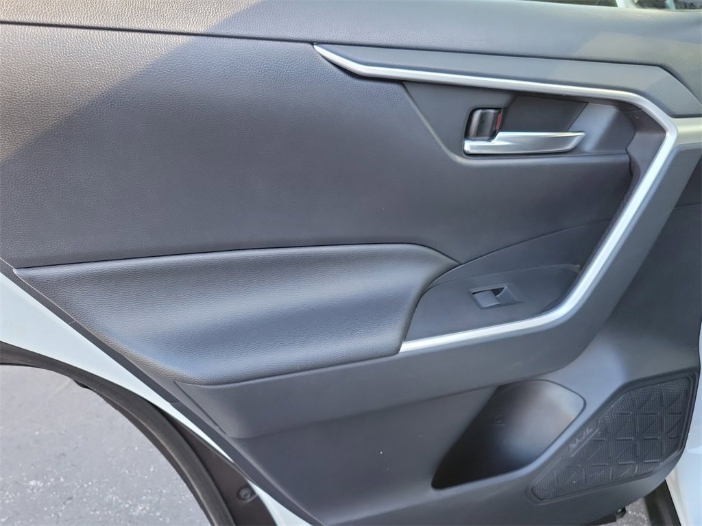 Used 2019 Toyota RAV4 XLE image 13