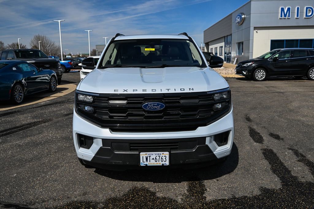 Certified 2025 Ford Expedition Active image 10