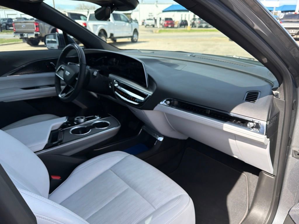 Used 2023 Cadillac Lyriq Luxury image 27