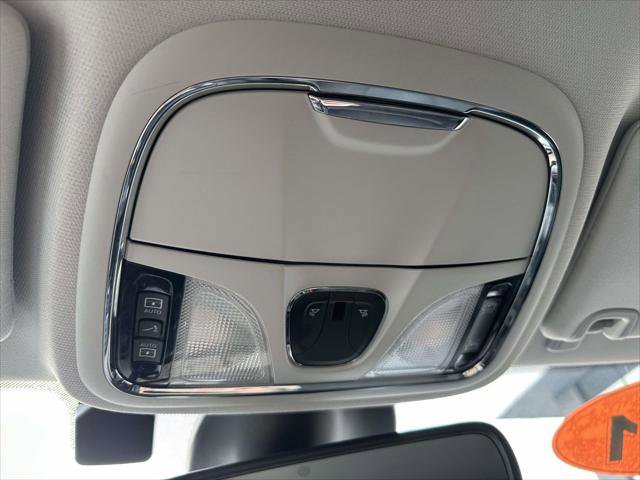 Used 2021 Jeep Cherokee Limited image 28