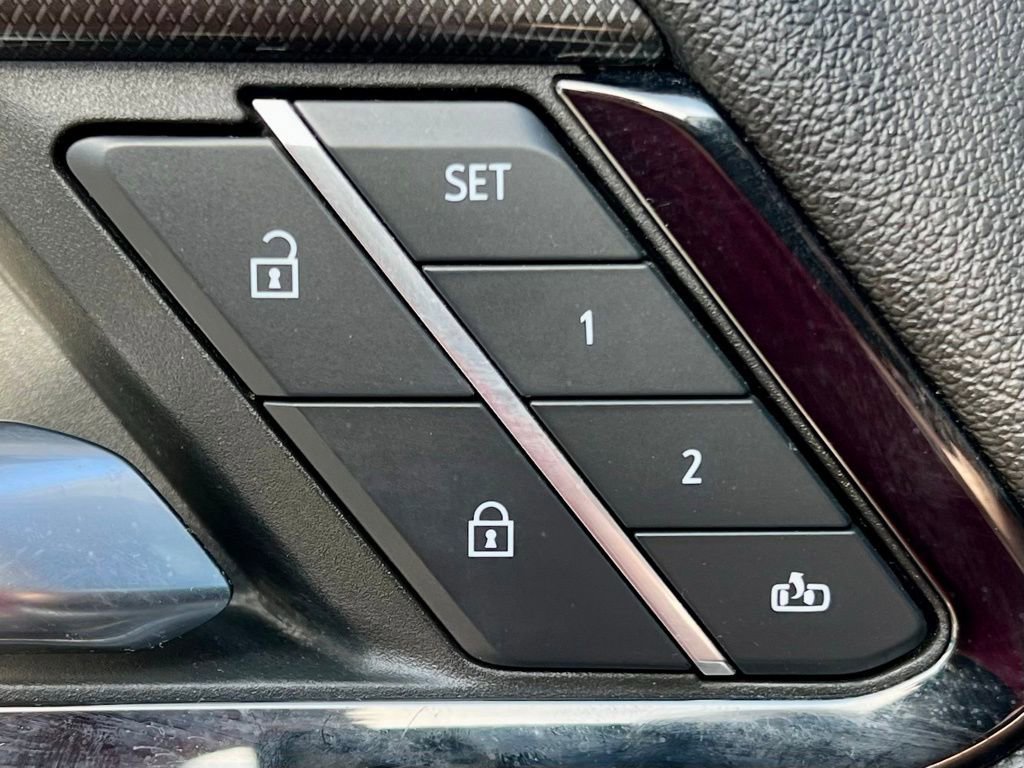 Used 2024 GMC Sierra 3500 AT4 w/ AT4 Premium Plus Package image 33