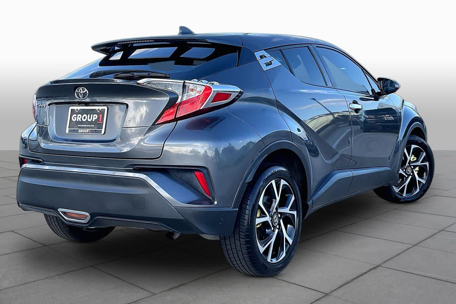Used 2018 Toyota C-HR XLE FWD image 11