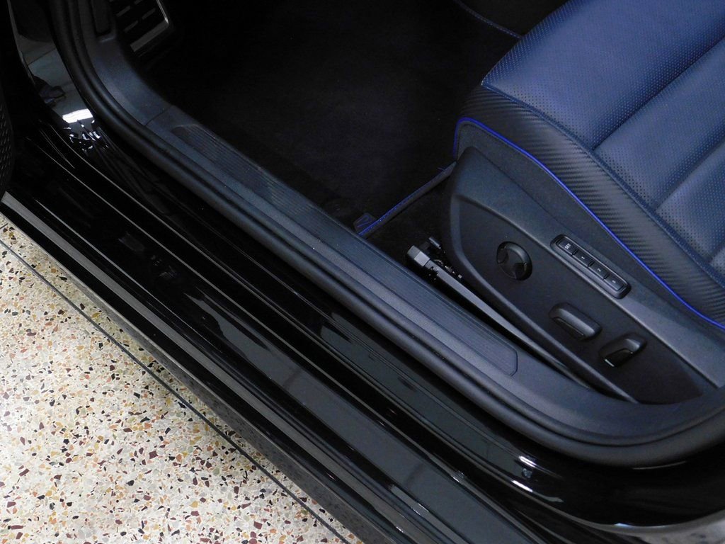 Used 2025 Volkswagen Golf 2.0T image 30